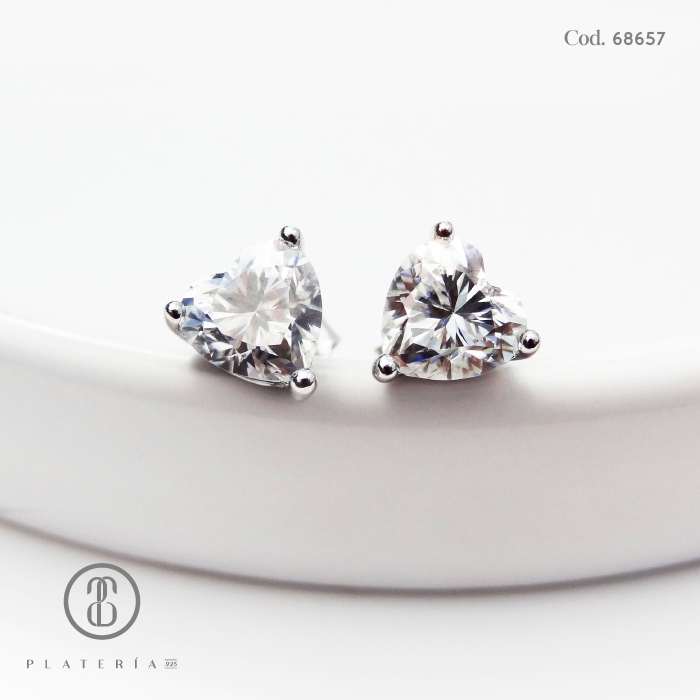 ARETE MOISSANITA 6*6MM CORAZON PLATA.925