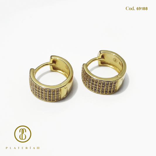 HUGGIE DORADO BAÑO14K 13MM PAVE PLATA.925