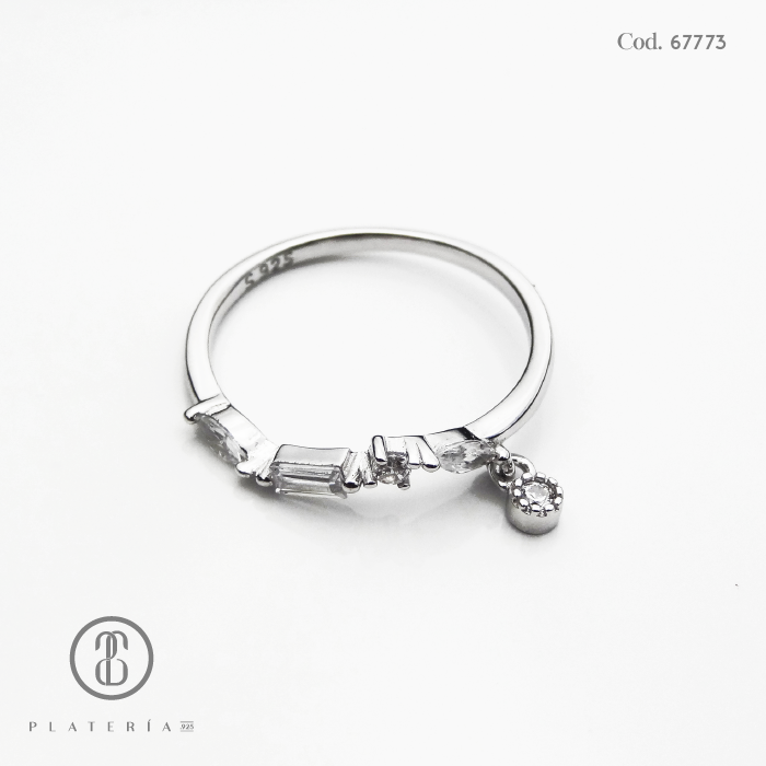 ANILLO RODINADO CINTILLO BAGUETTE CON DIJE PLATA.925