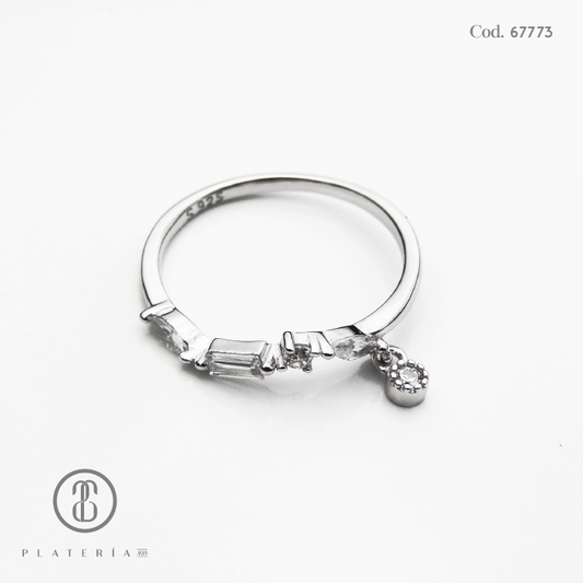 ANILLO RODINADO CINTILLO BAGUETTE CON DIJE PLATA.925