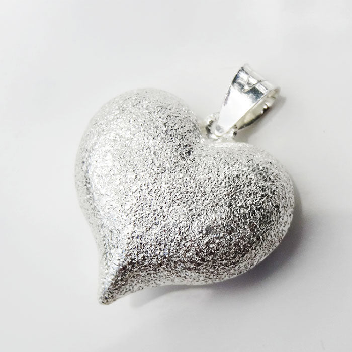 DIJE CORAZON SATINADO PLATA.925