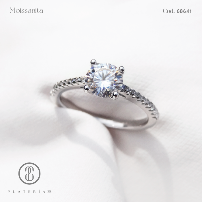 ANILLO MOISSANITA 6.5MM PLATA.925