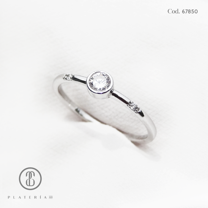 ANILLO RODINADO ZIRCON BISELADO PLATA.925