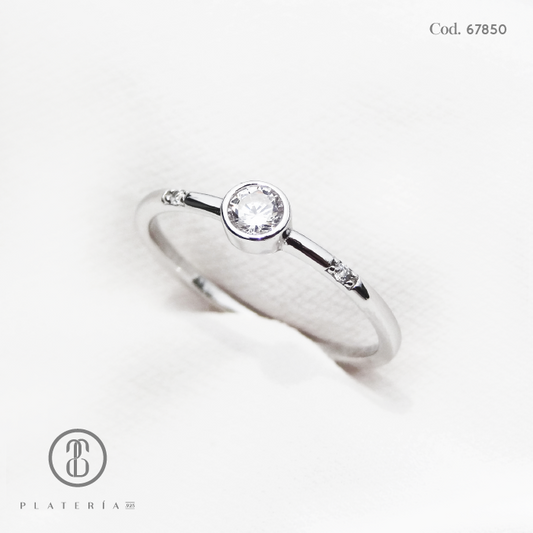 ANILLO RODINADO ZIRCON BISELADO PLATA.925