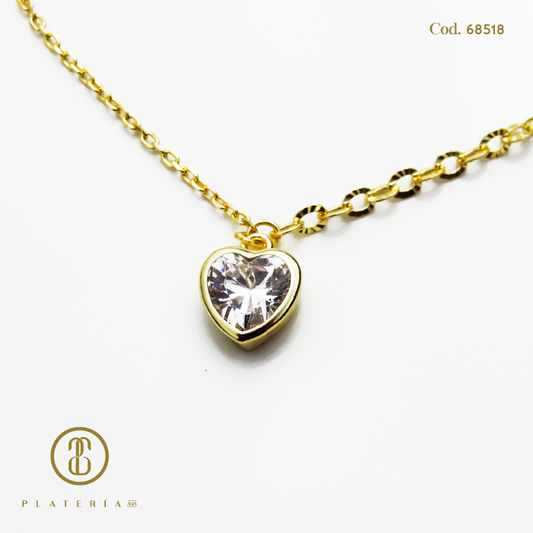 GARGANTILLA CORAZON BISELADO DORADO BAÑO 14K PLATA.925