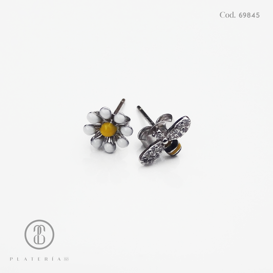 ARETE RODINADO MIS- MATCHED ABEJITA Y MARGARITA PLATA.925