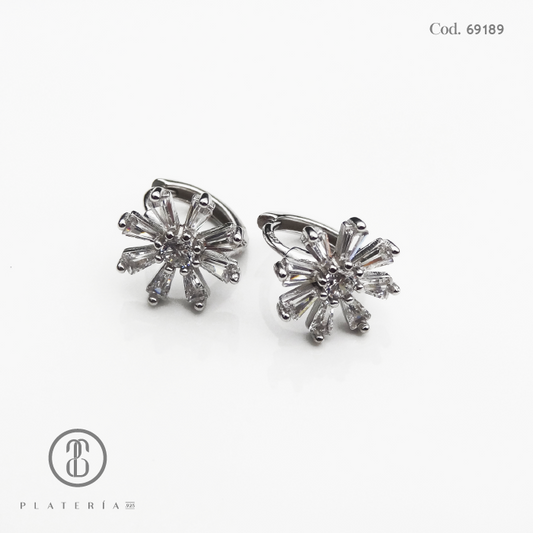 HUGGIE RODINADO FLOR ZIRCON PLATA.925