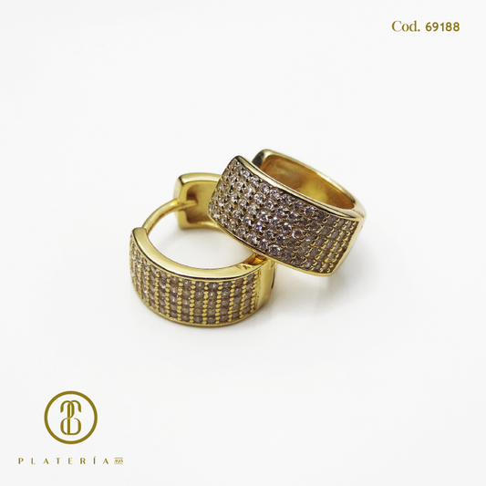 HUGGIE DORADO BAÑO14K 13MM PAVE PLATA.925